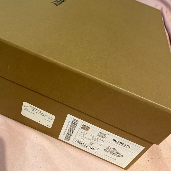 Burberry Sneakers - Picture 2 of 5